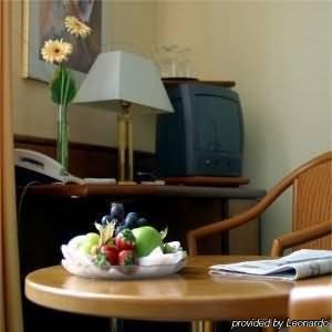 Hotel Kurfuerstendamm Am Adenauerplatz Берлін Екстер'єр фото