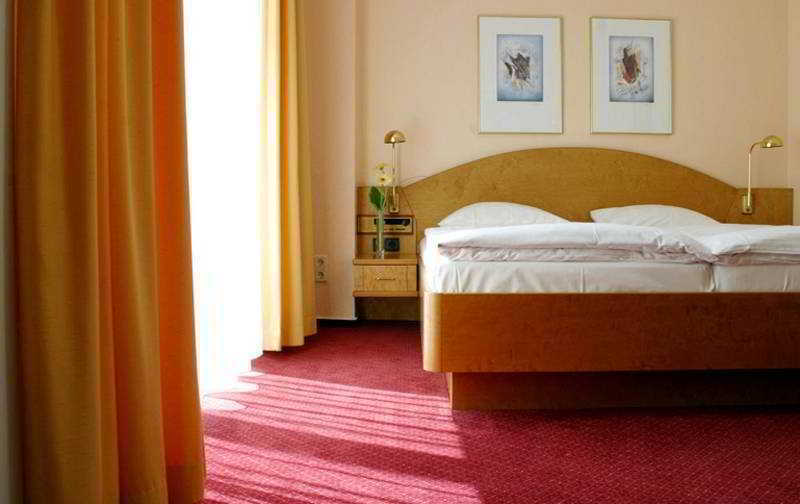 Hotel Kurfuerstendamm Am Adenauerplatz Берлін Екстер'єр фото